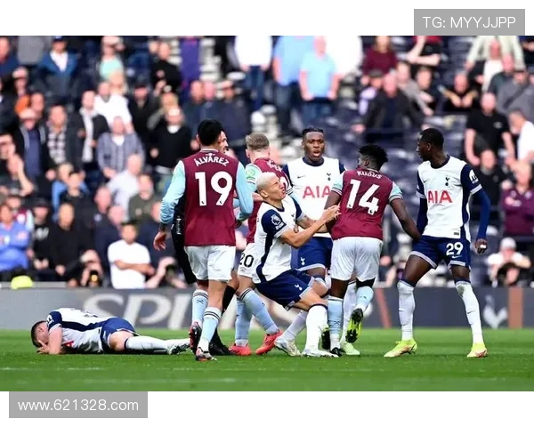 狼队凶猛风暴席卷震撼英超赛场，地动山摇波澜壮阔景象惊人